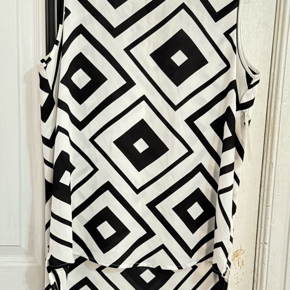 Women’s Larry Levine blouse Top Large black white sleeveless geometric print. - Picture 1 of 5
